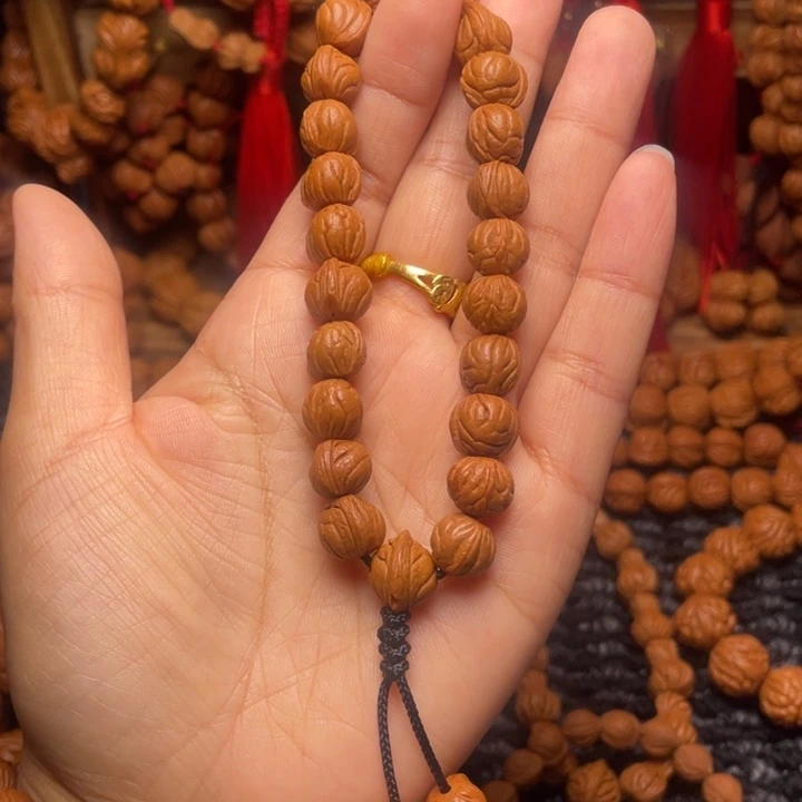 木质类龙纹桃枭挂件