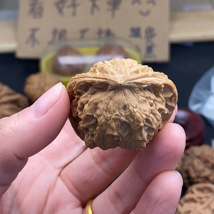 *****吊坠文玩核桃黄瑕疵不退不换