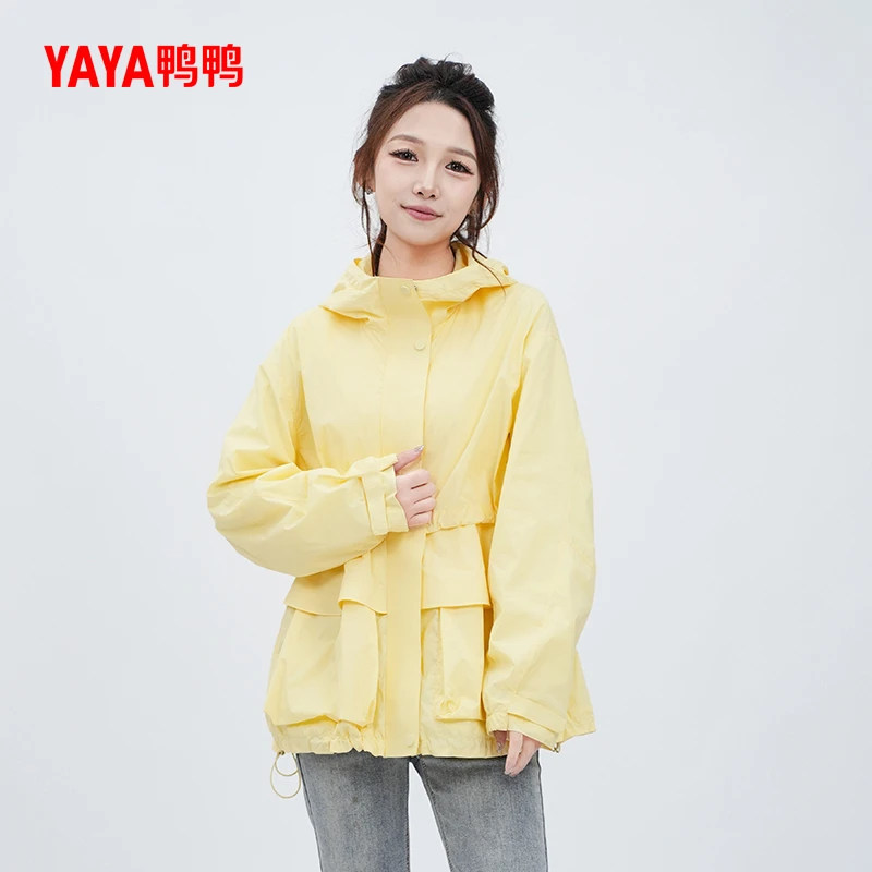 YAYA/鸭鸭外套女短款运动户外休闲连帽宽松防风上衣YF5P601733W