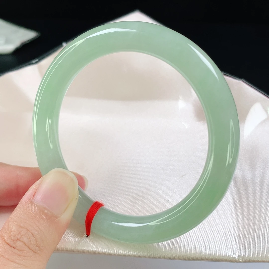 翡翠未镶嵌手镯55+圈