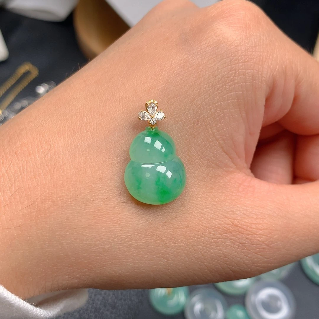 吊坠(不含链)18K金镶嵌翡翠