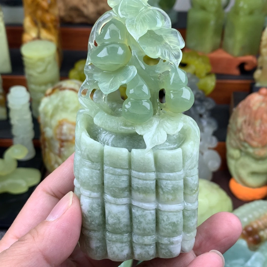 荔****岫玉未镶嵌手把件