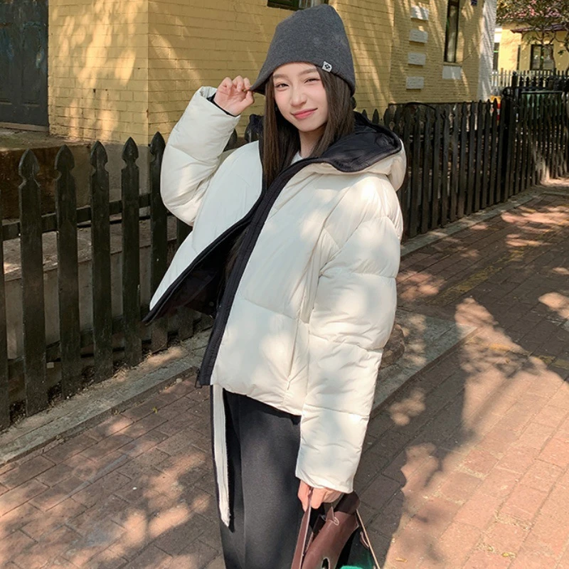 2025年冬季新款短款连帽加厚泡芙棉服女休闲保暖肯豆款面包服外套