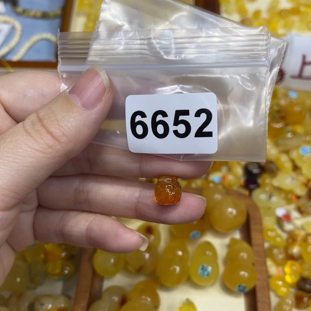 琥珀珠宝奇石未镶嵌