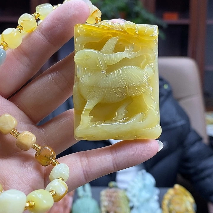 蛇纹石玉未镶嵌颈饰