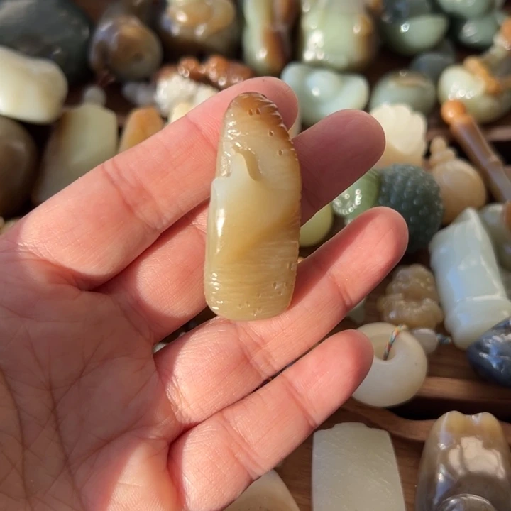 颈饰未镶嵌和田玉