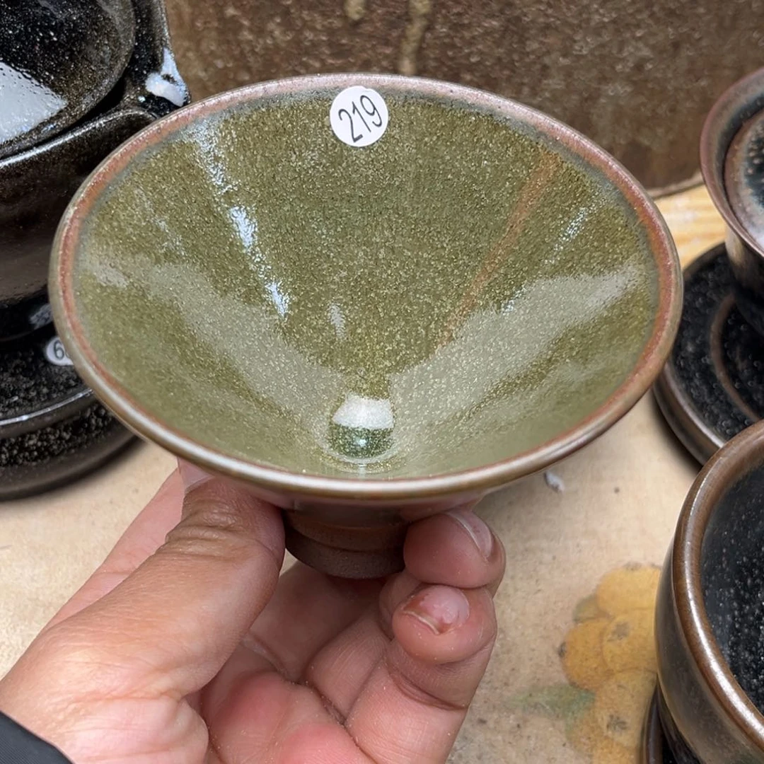 茶盏义兴龙窑坚持真柴烧