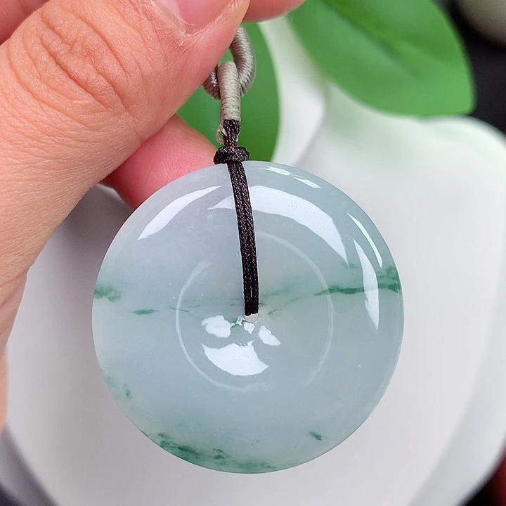 颈饰未镶嵌翡翠平安扣 35.9x5.7mm
