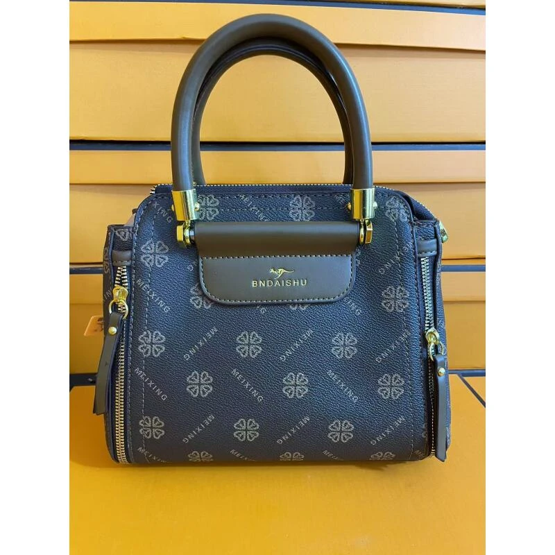 新款时尚单肩斜挎包013