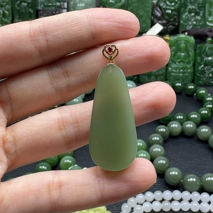 和田玉18K金镶嵌颈饰