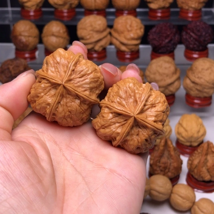 文玩核桃吊坠8战斧四楞