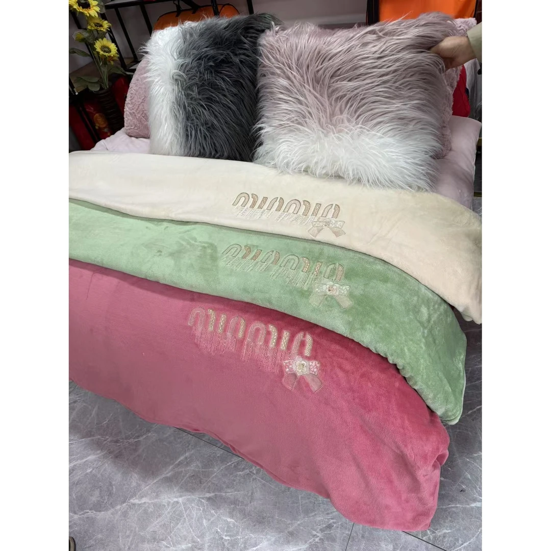 高克重加绒加厚刺绣款绣花牛奶绒四件套MM