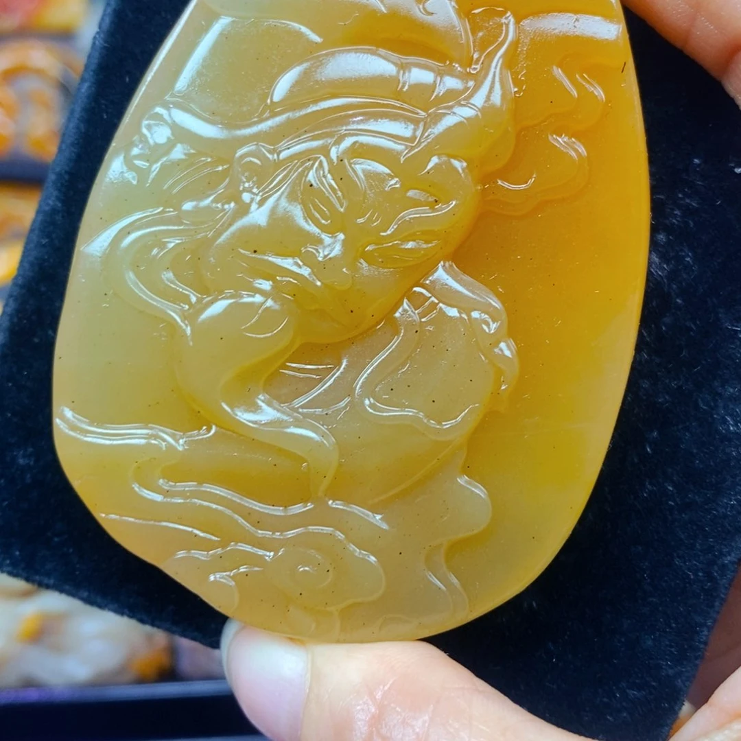 未镶嵌石英质玉（黄龙玉）吊坠(不含链)