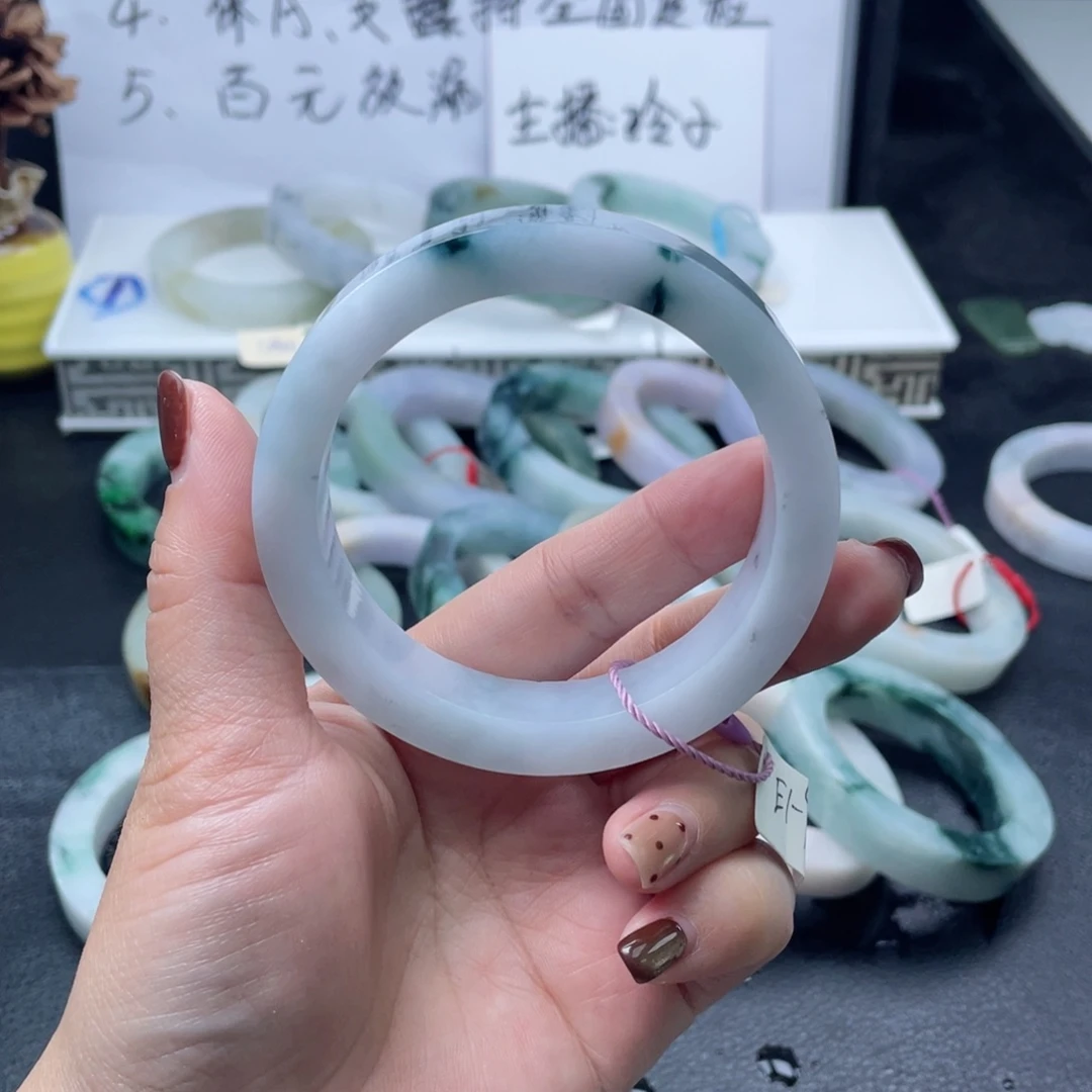 定制翡翠未镶嵌正圈手镯