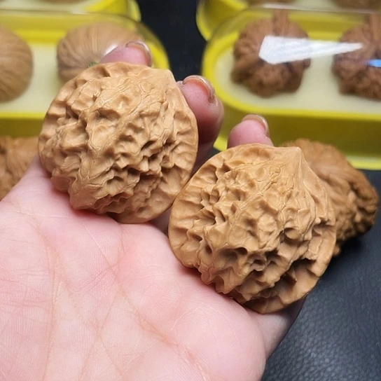 @*雨文玩核桃白蛇骨一对