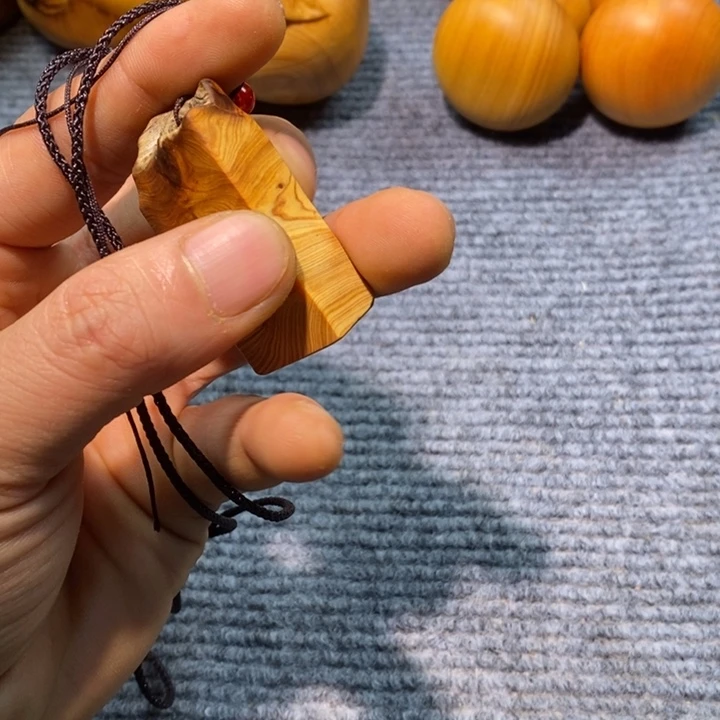 柏木（崖柏）陈化老料把件手串