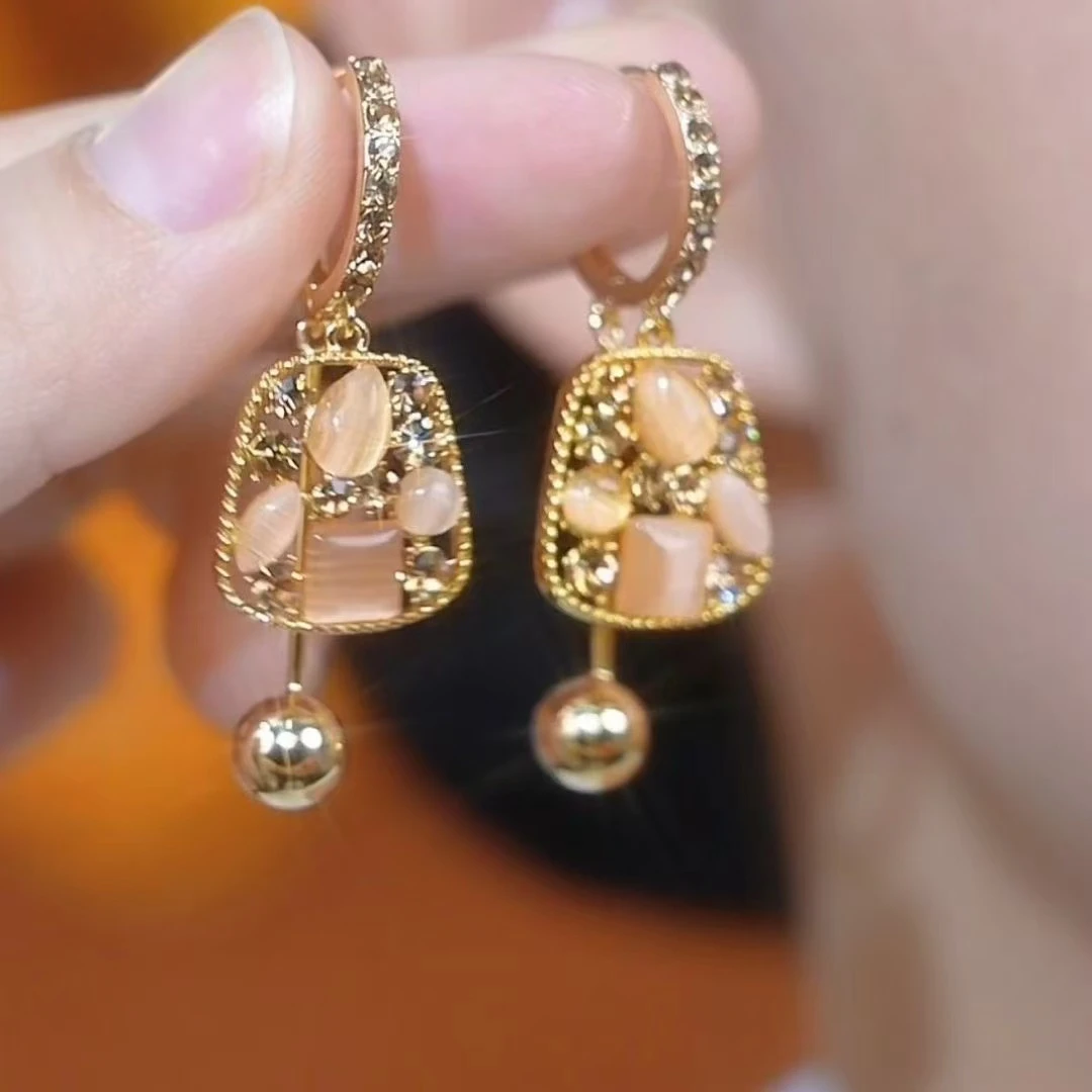 铜合金耳饰   轻奢高级感气质小众设计时尚百搭复古耳饰女N2240