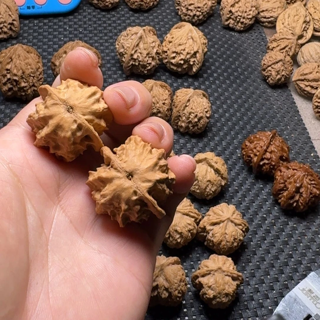 文玩核桃吊坠想****阳蝴蝶