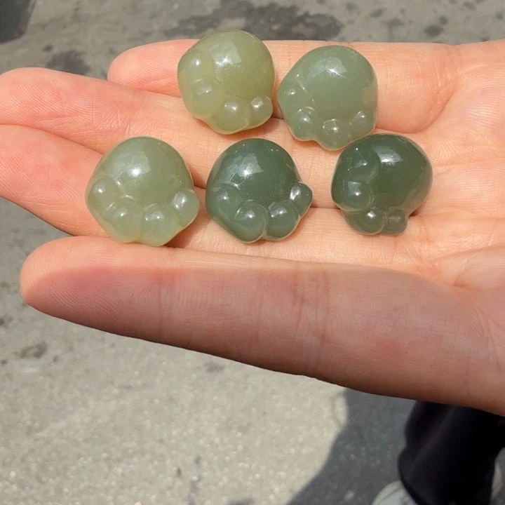 和田玉未镶嵌颈饰猫爪多样性发一件