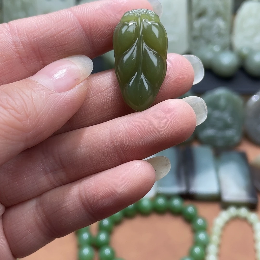 和田玉未镶嵌吊坠(不含链)