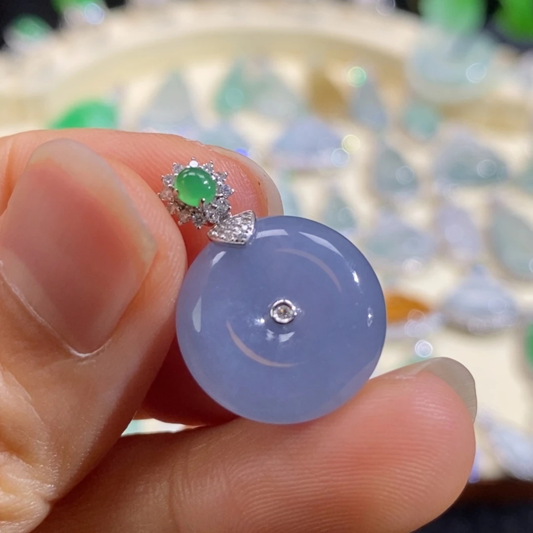 翡翠18K金镶嵌颈饰