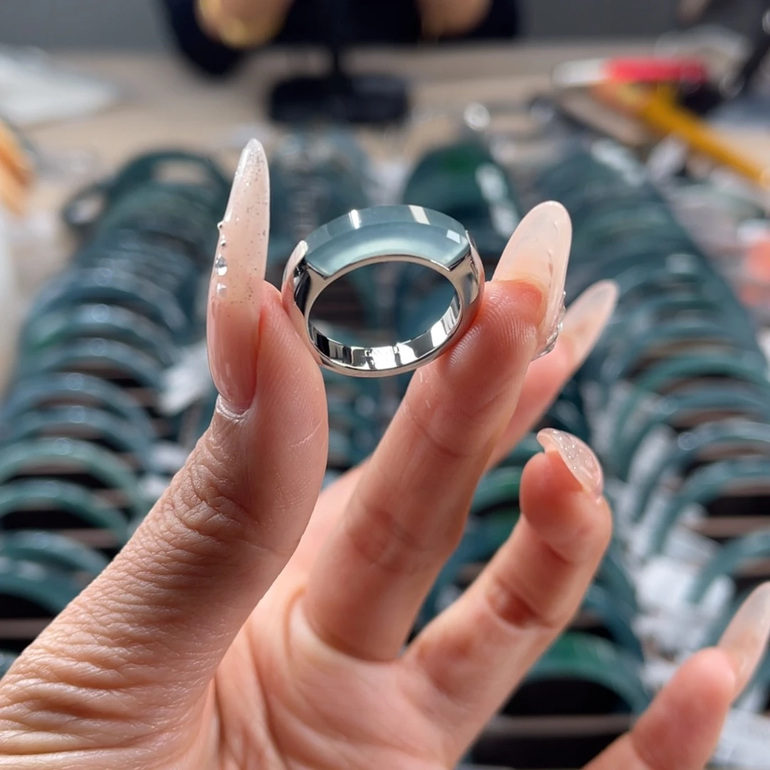 I***C翡翠未镶嵌手镯戒指15