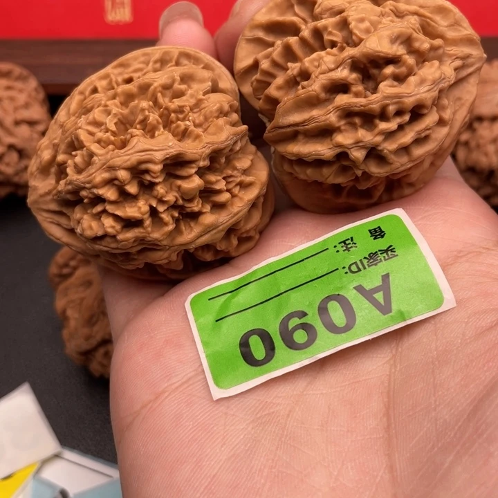文玩核桃吊坠核桃
