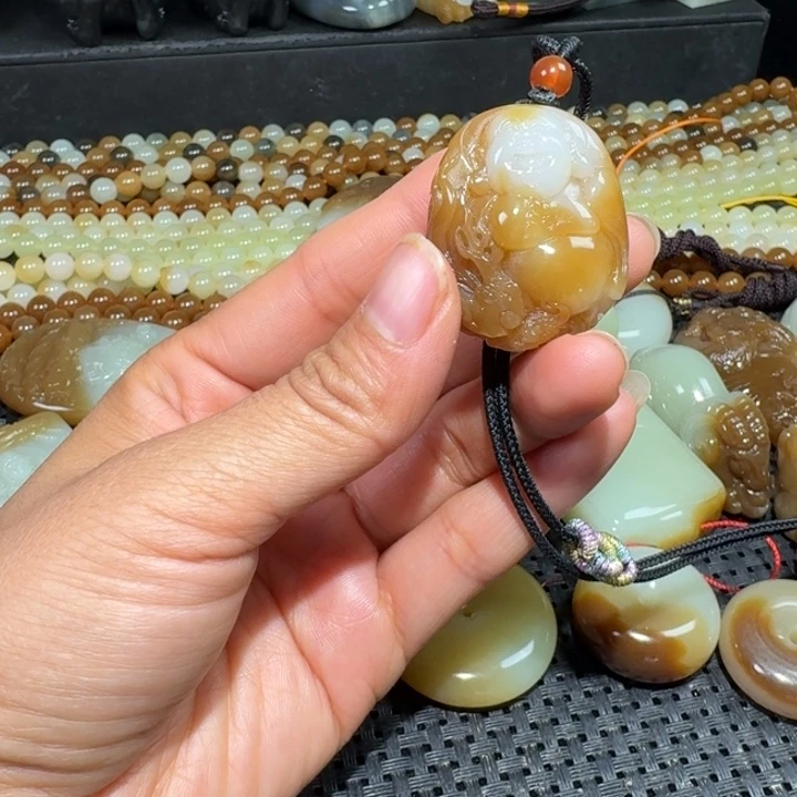 和田玉（糖玉）未镶嵌手链