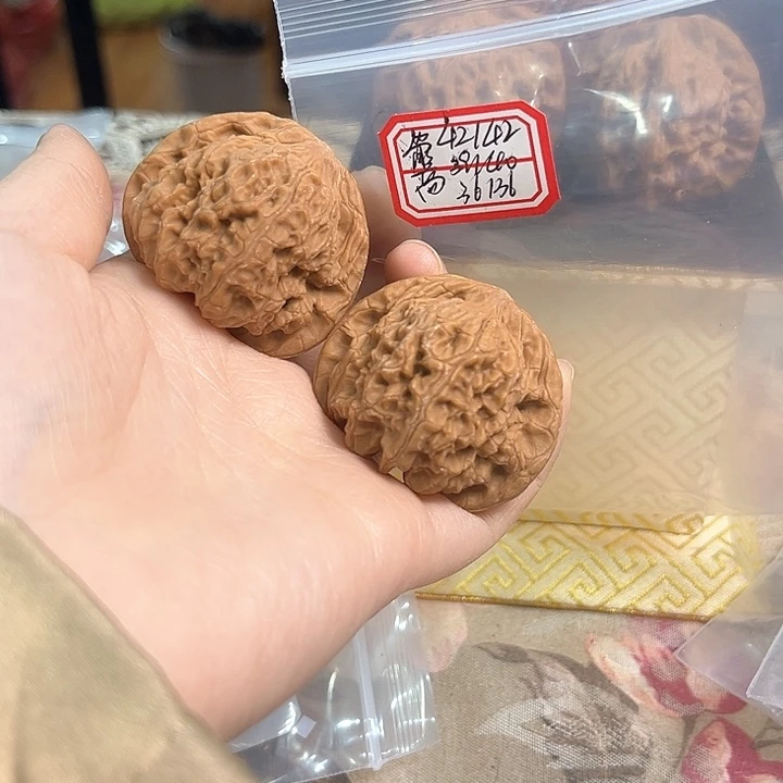 文玩核桃把件兴隆狮子头