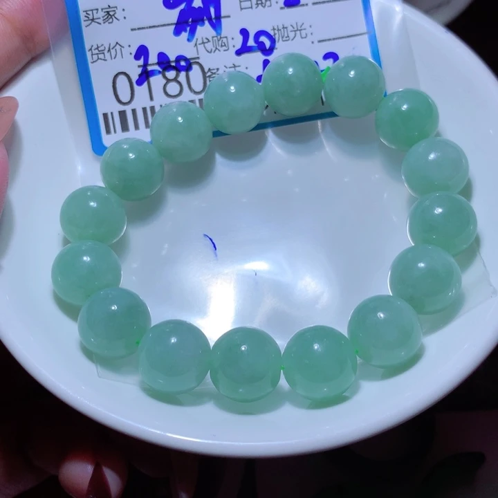 翡翠未镶嵌颈饰?****?在