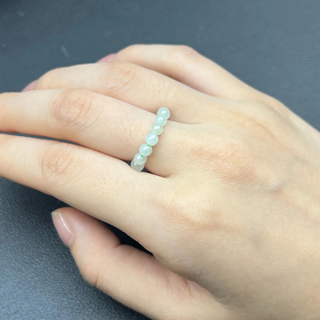 《龍宫珠宝》新人见面礼~天然翡翠A货 小米珠戒圈 （多样性发其一）