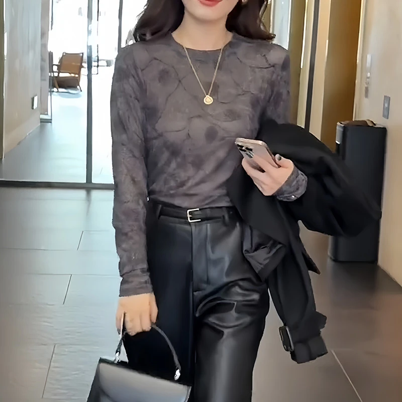 气质印花设计感洋气圆领打底衫上衣女2025秋冬新款百搭长袖T恤衫