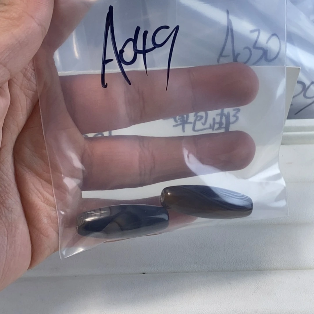 未镶嵌颈饰玛瑙/玉髓心**树