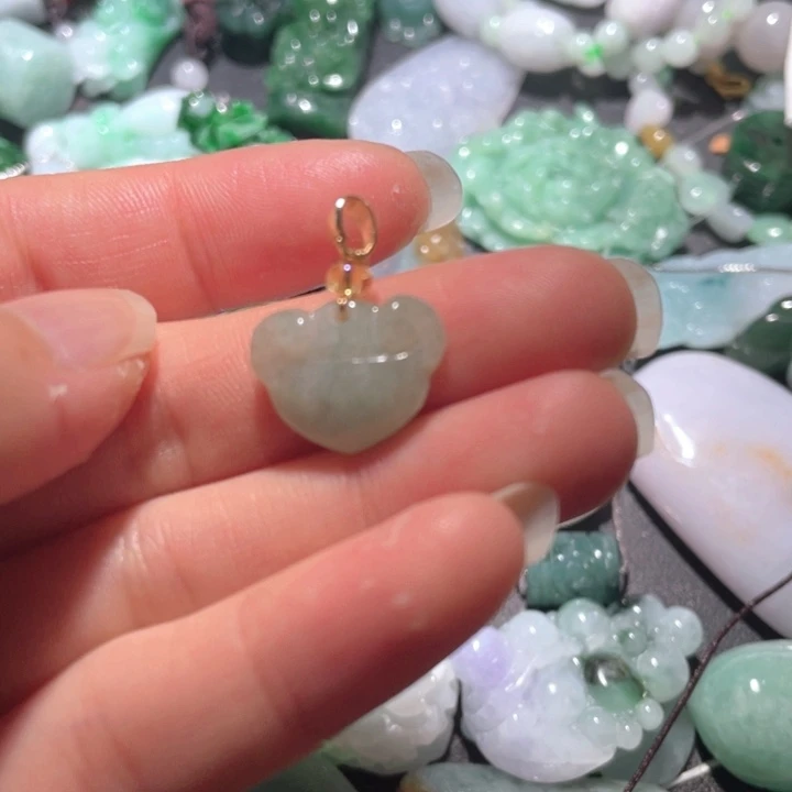 【闪购商品】翡翠颈饰未镶嵌繁****o天然翡翠