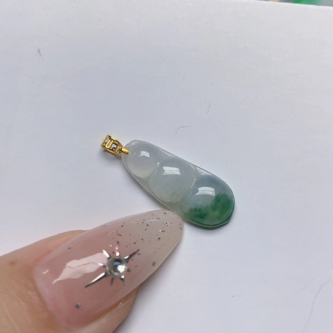 颈饰18K金镶嵌翡翠