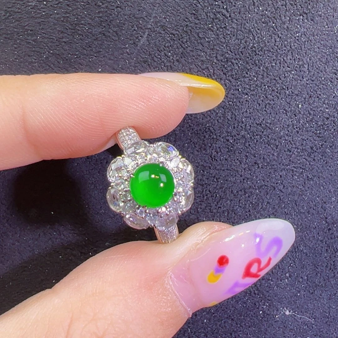 翡翠戒指18K金镶嵌蛋面