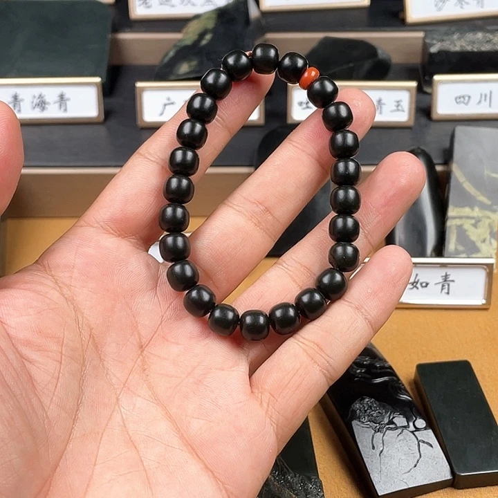 卡***达未镶嵌手链和田玉