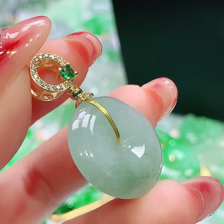 翡翠未镶嵌颈饰翡翠