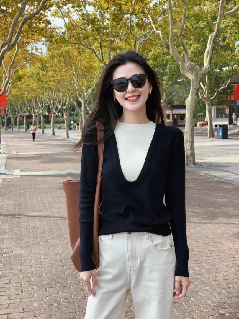 【休闲日记】2025秋季新品法式风圆领假两件V领拼色上衣牛仔裤套装