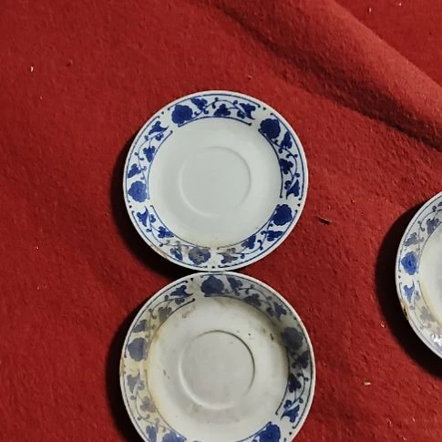 瓷片各种摆件，瓷片，沙锅，都有微瑕疵！