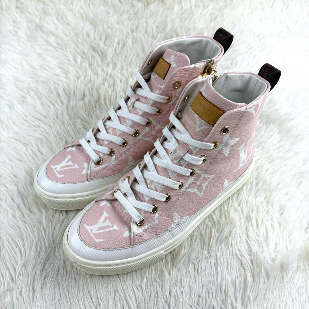 95新 LouisVuitton/路易威登 白粉老花满印板鞋35.5码 咩