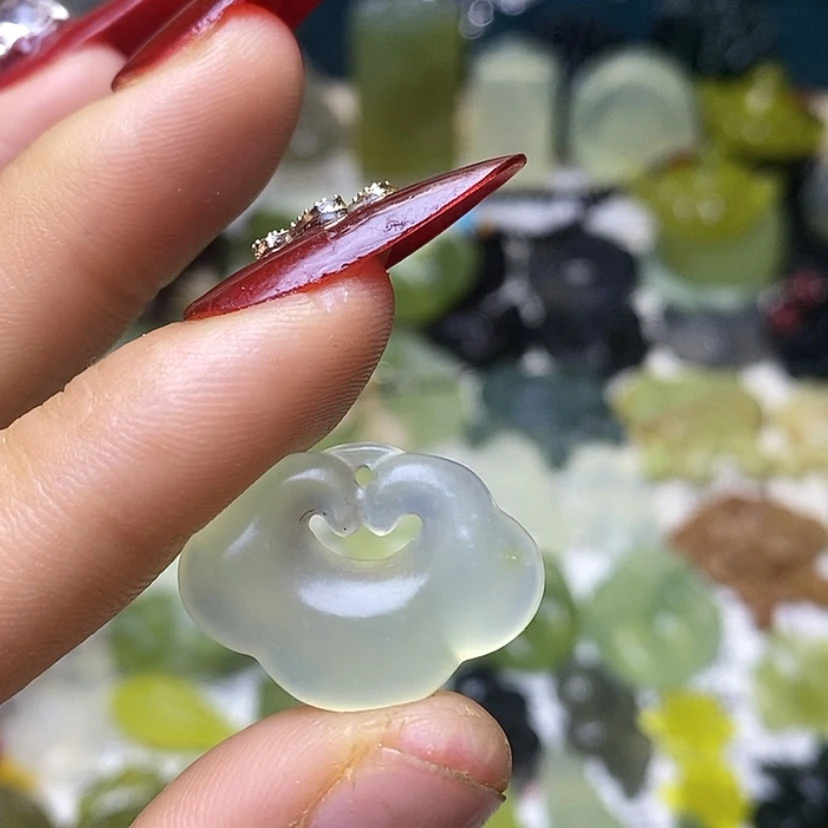 【闪购商品】蛇纹石玉颈饰未镶嵌