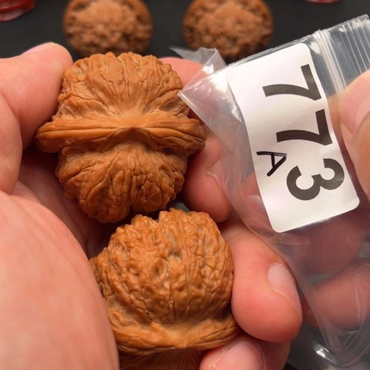 桃核把件麒麟王42