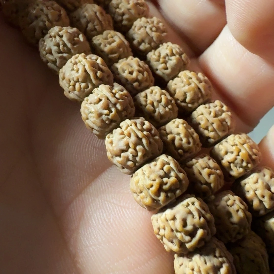 L***i金刚菩提吊坠一代盘龙