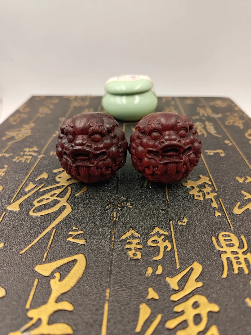 紫檀（手球貔貅）一对（原木原色无漆无蜡）