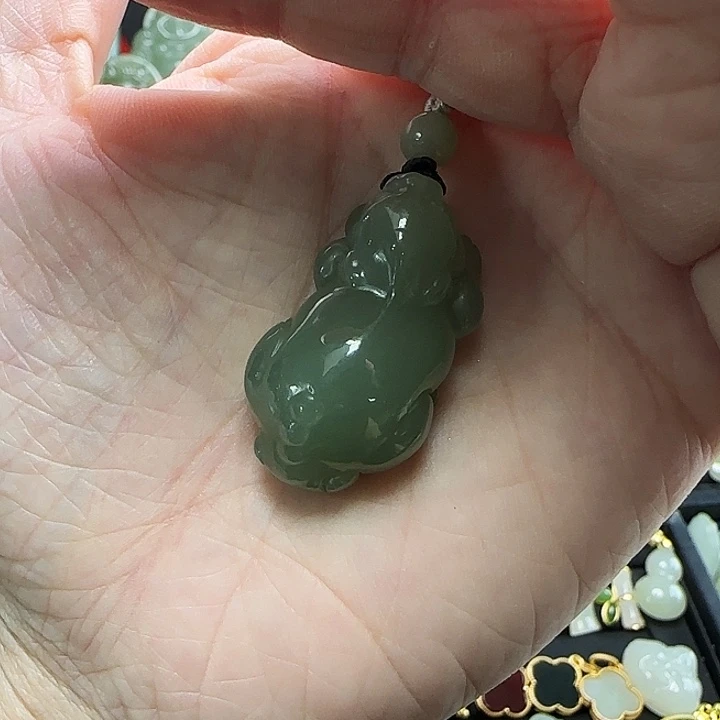 吊坠(不含链)未镶嵌和田玉碧**松