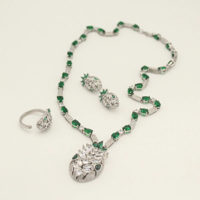 A006 绿色灵蛇项链套装