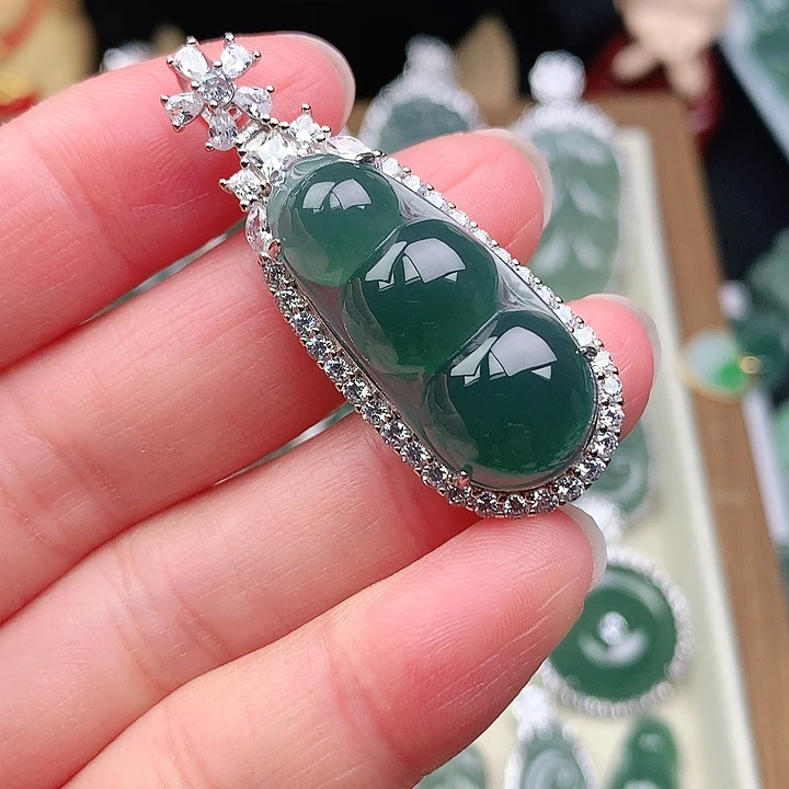 颈饰银S925镶嵌翡翠吊坠