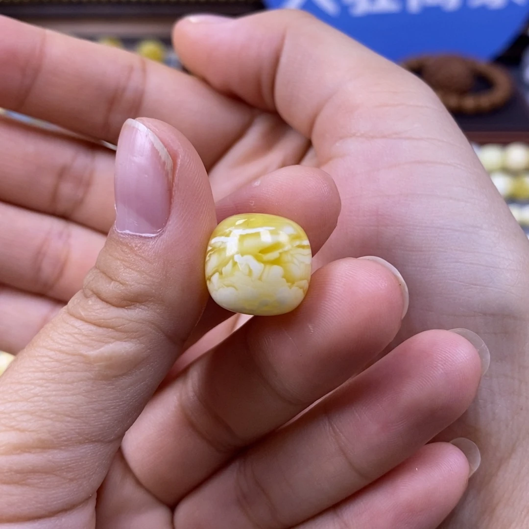 琥珀未镶嵌珠宝奇石15.0