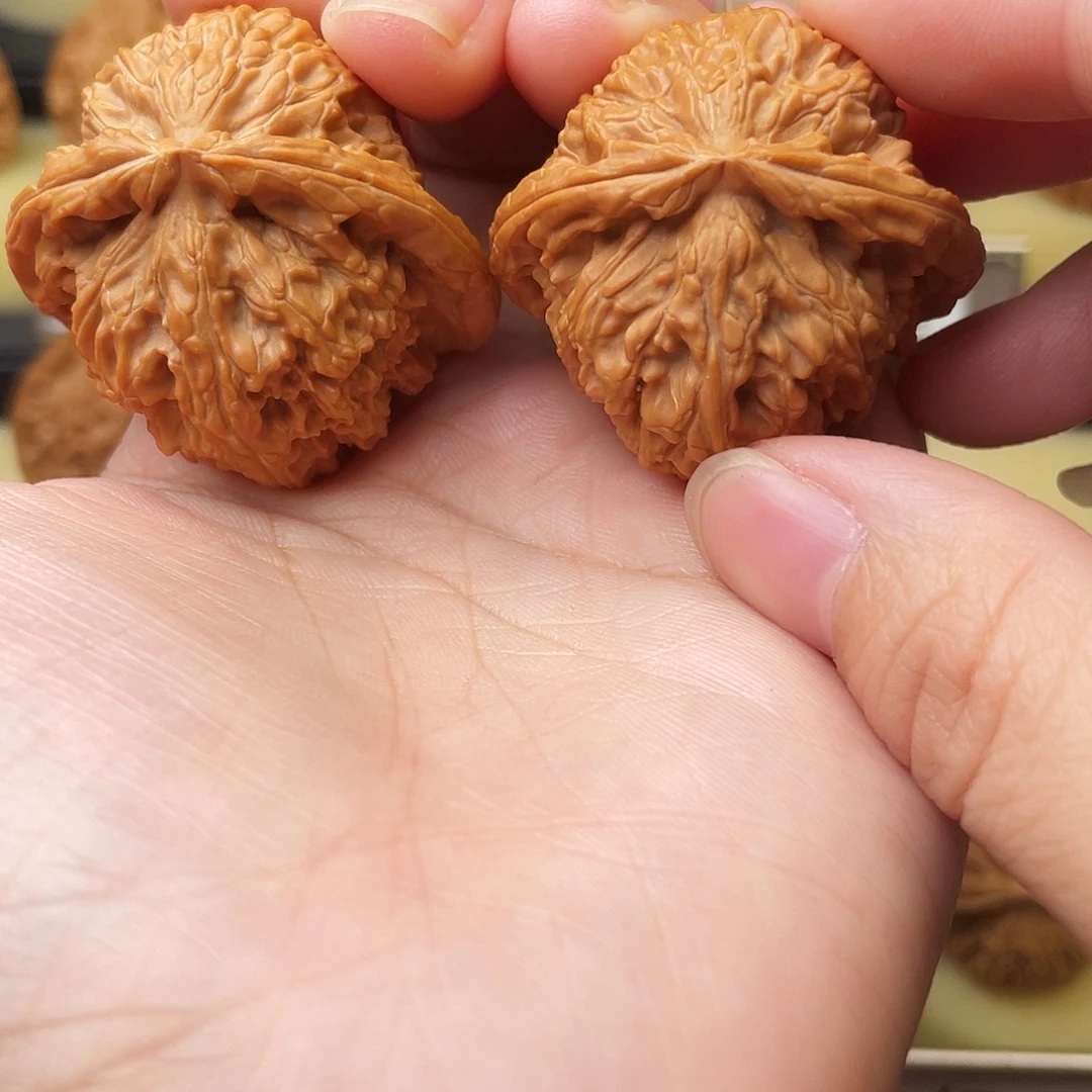 ٩****吊坠文玩核桃三角白41尺1672